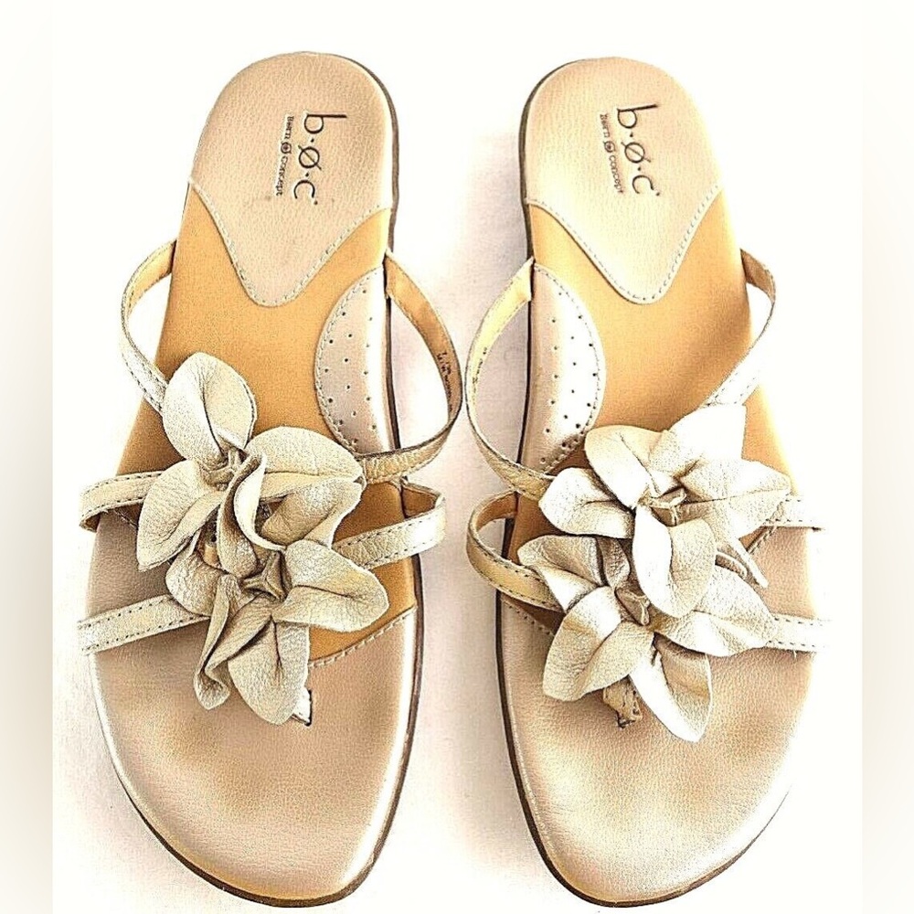 Born Concept B.O.C Gold Leather Flip Flops Sandals Flat Slip On Shoes Size 9